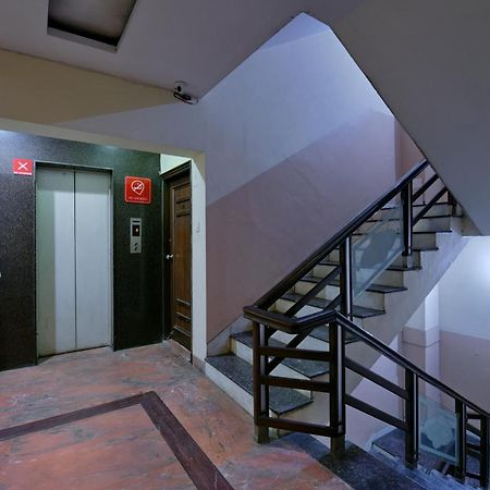 Oyo 2289 Hotel Radha Palace Kukas Bagian luar foto