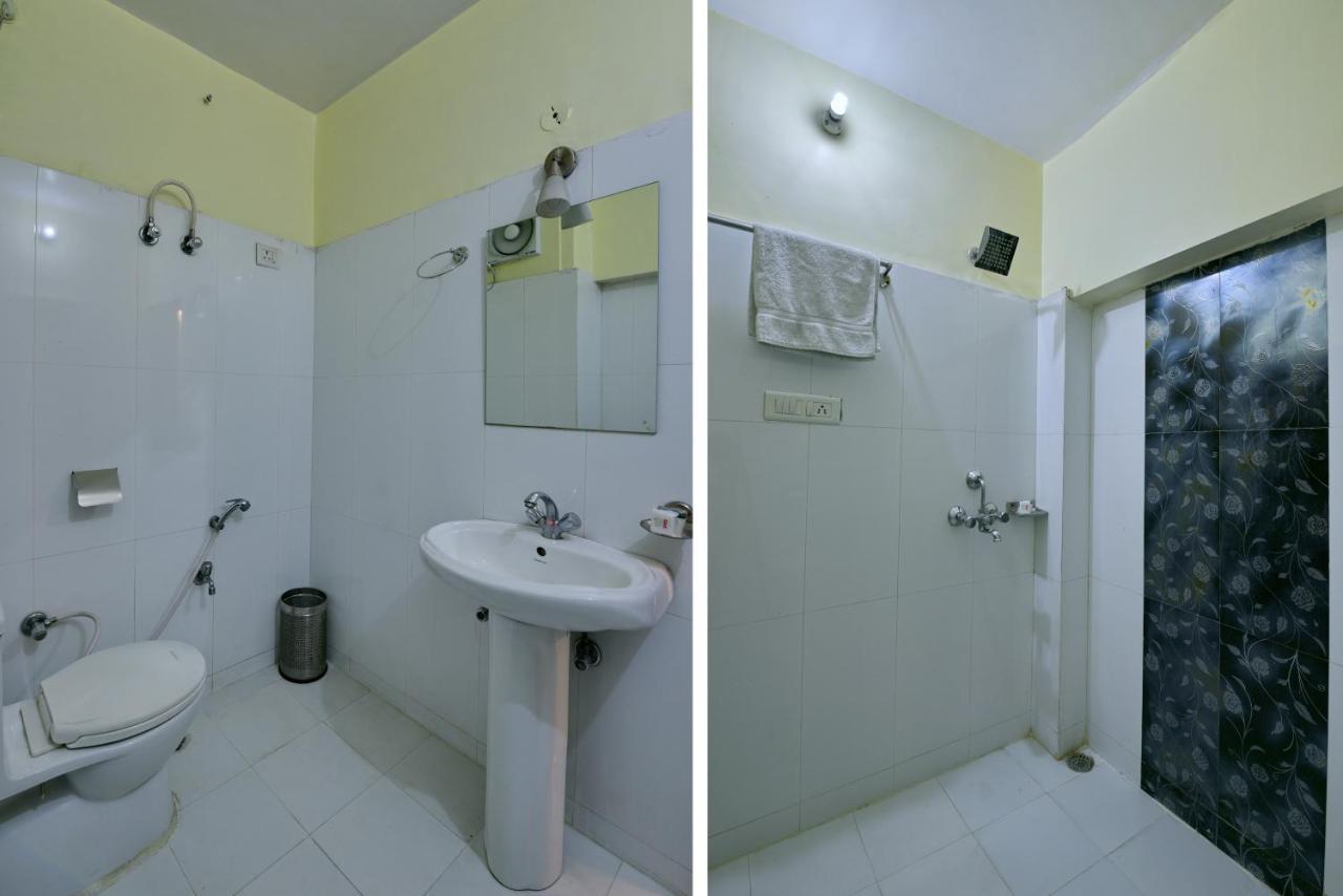 Oyo 2289 Hotel Radha Palace Kukas Bagian luar foto